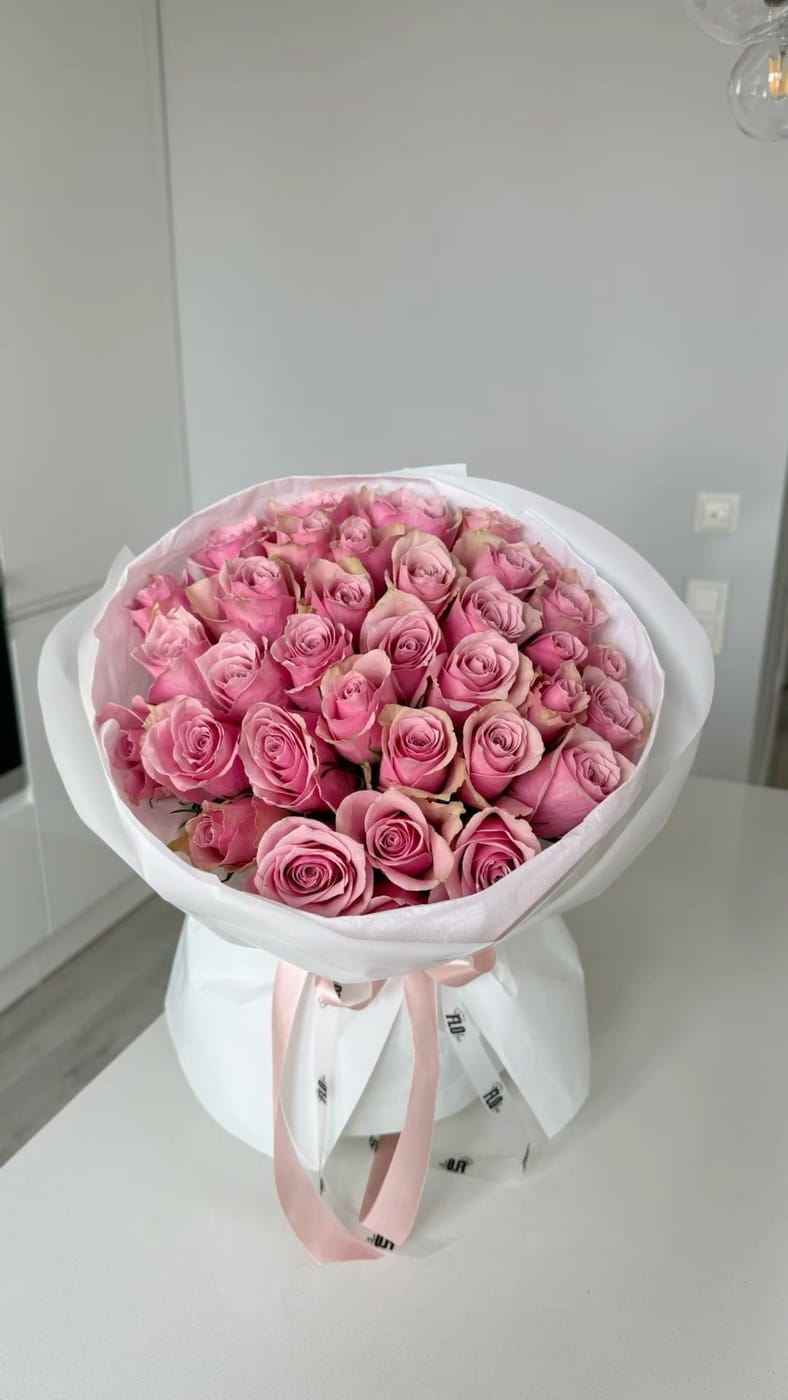 Pink Mondial Rose Bouquet