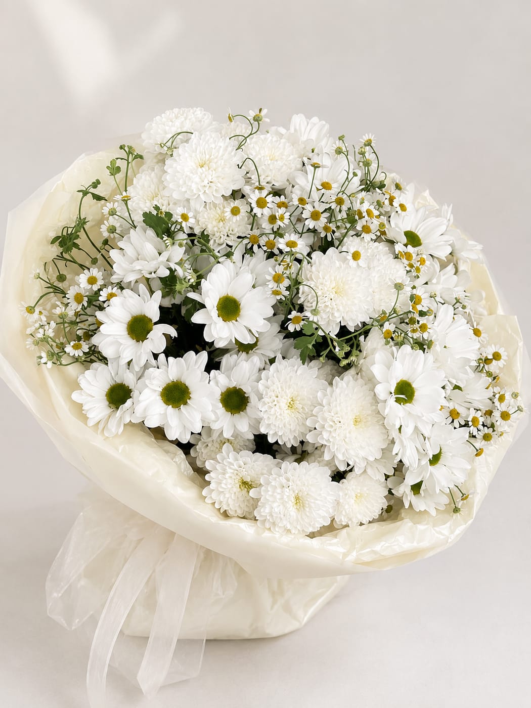 Pure Daisy – White Garden Bouquet